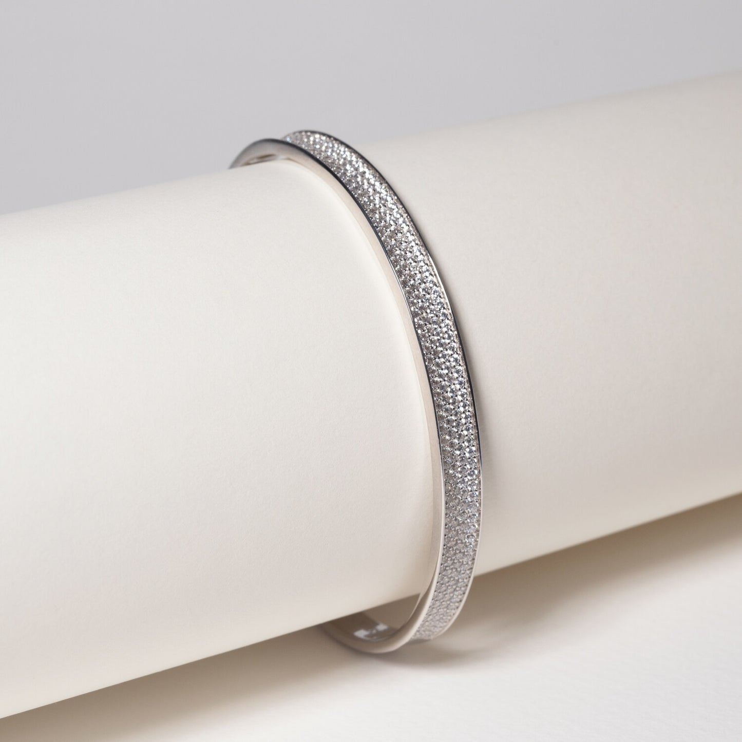 925 Sterling silver | White