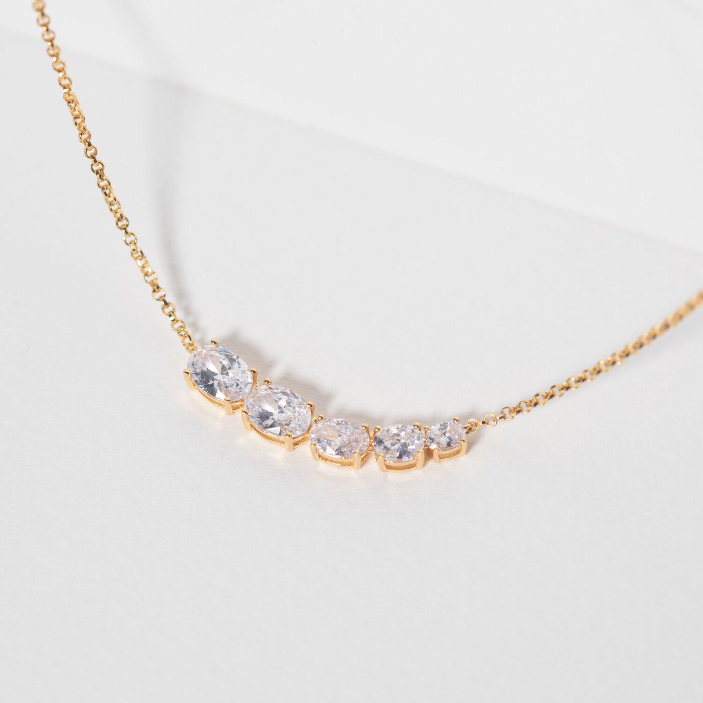 18K gold plated | White