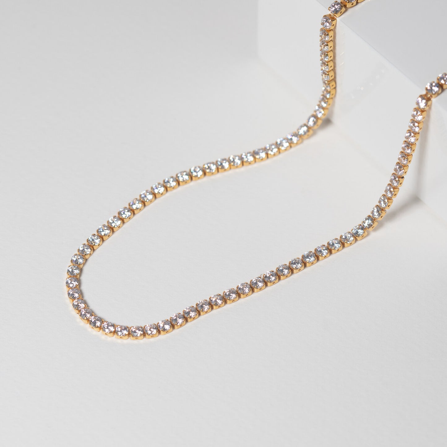 18K gold plated | White | 43 cm, 18K gold plated | White | 38 cm