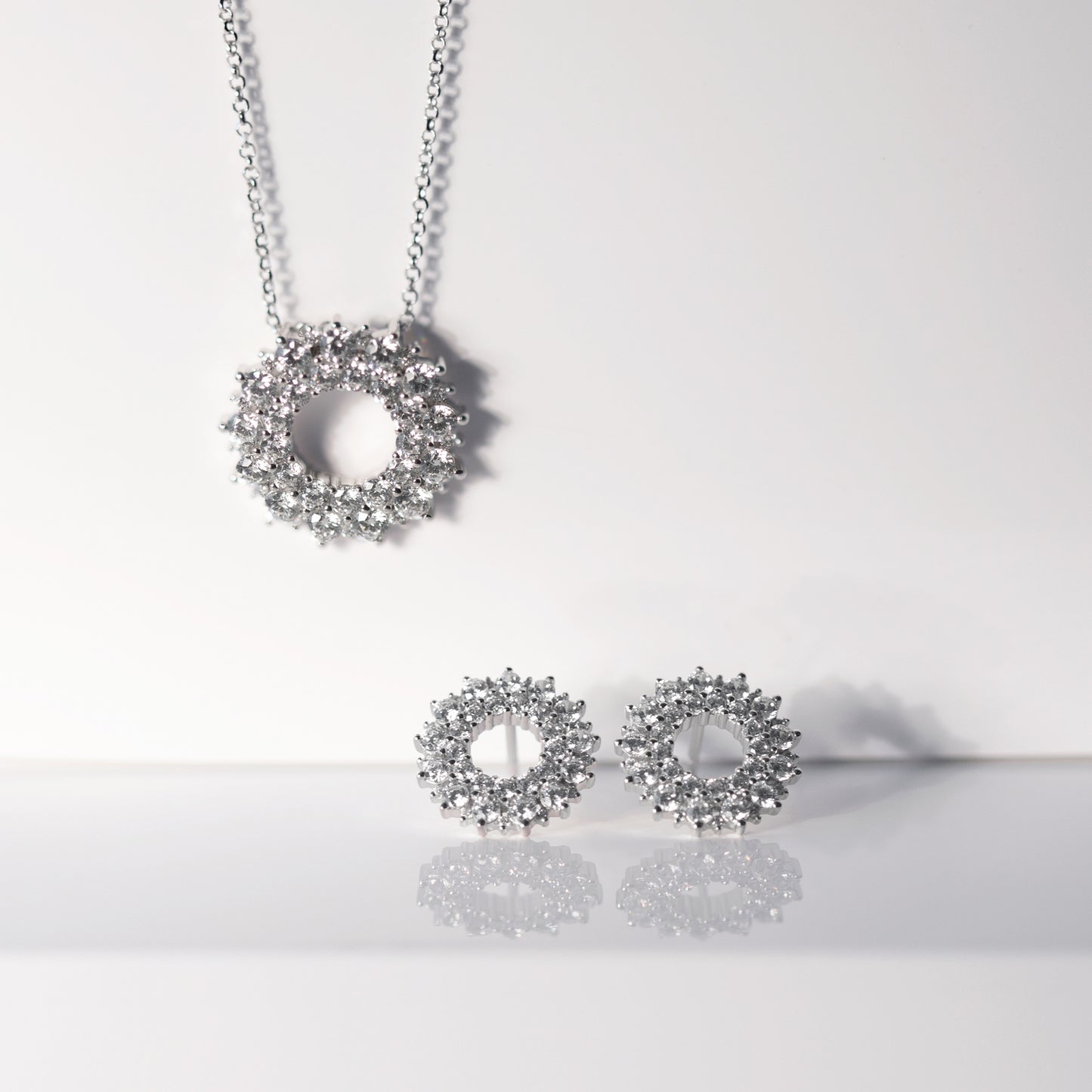 925 Sterling silver | White