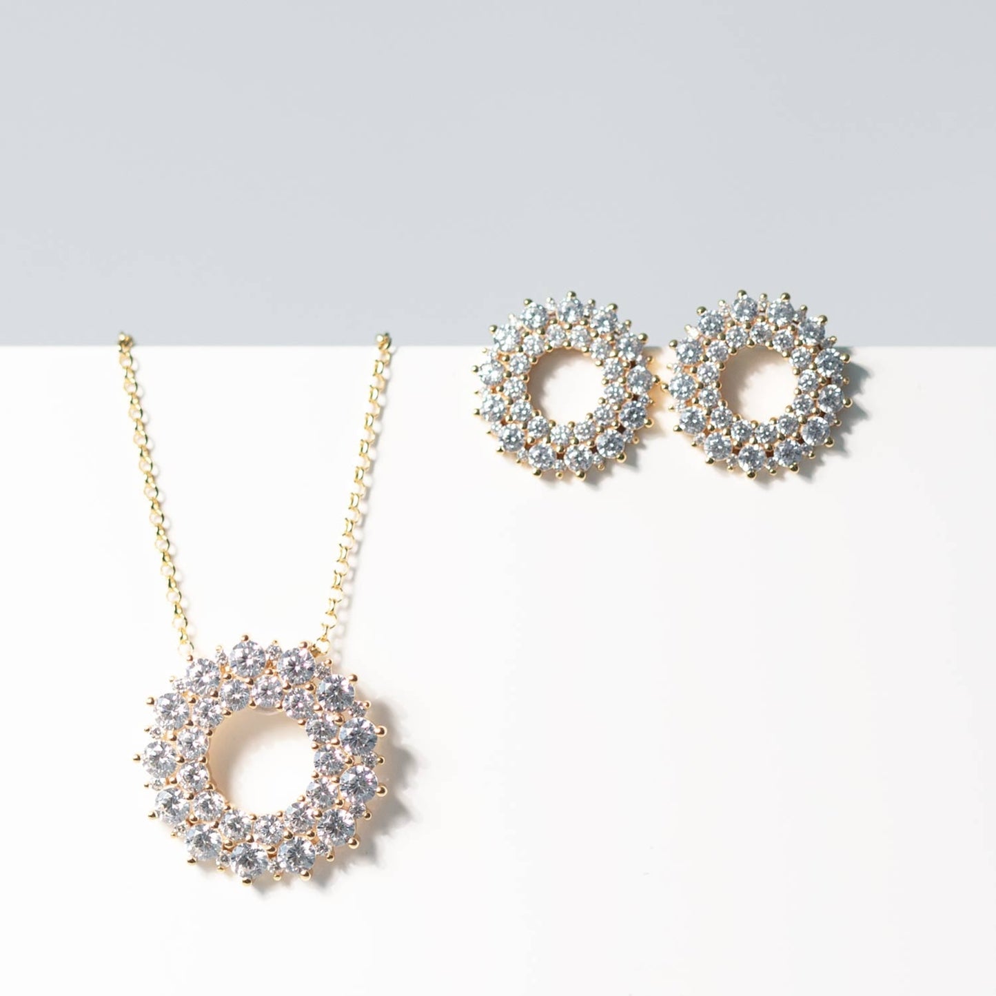 18K gold plated | White