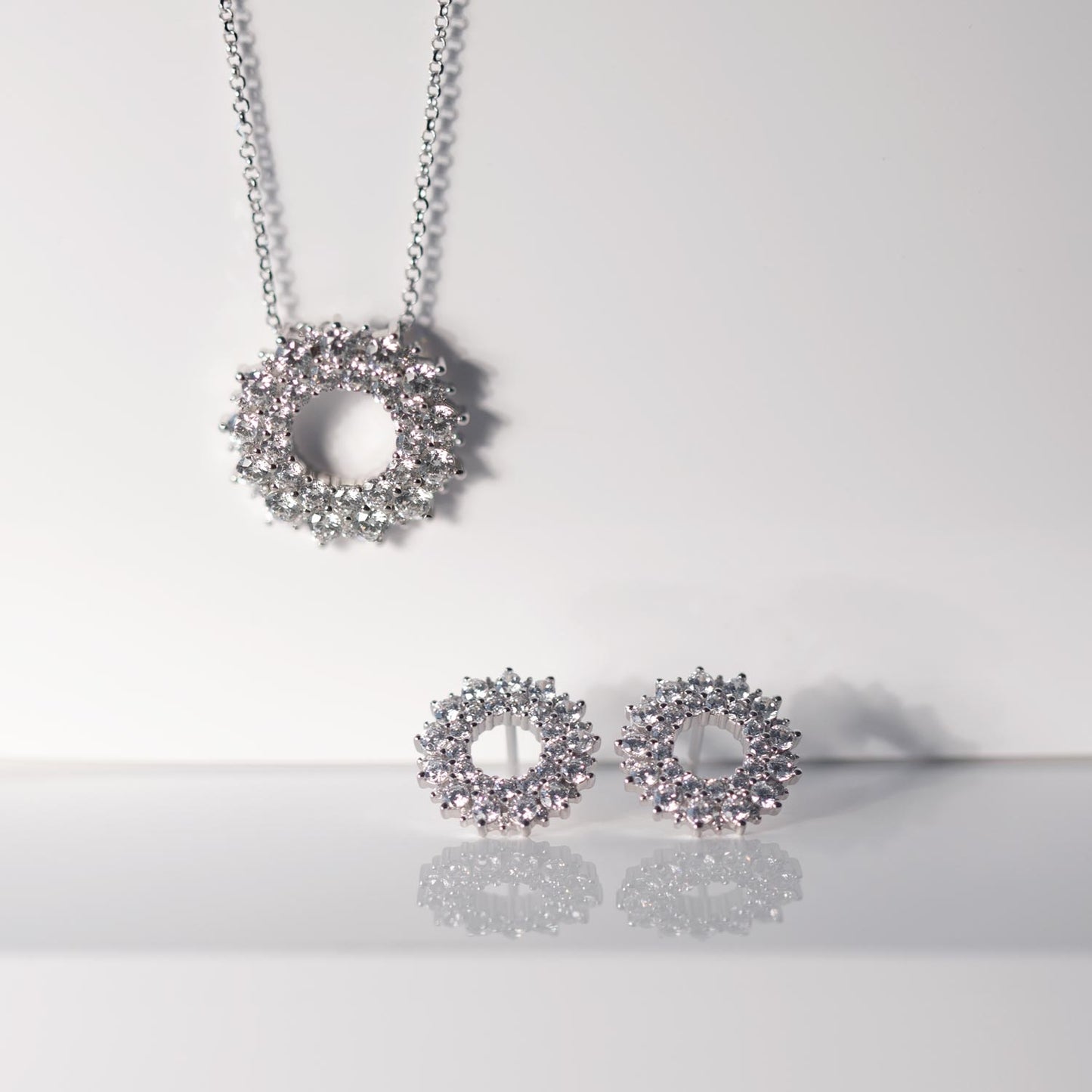 925 Sterling silver | White