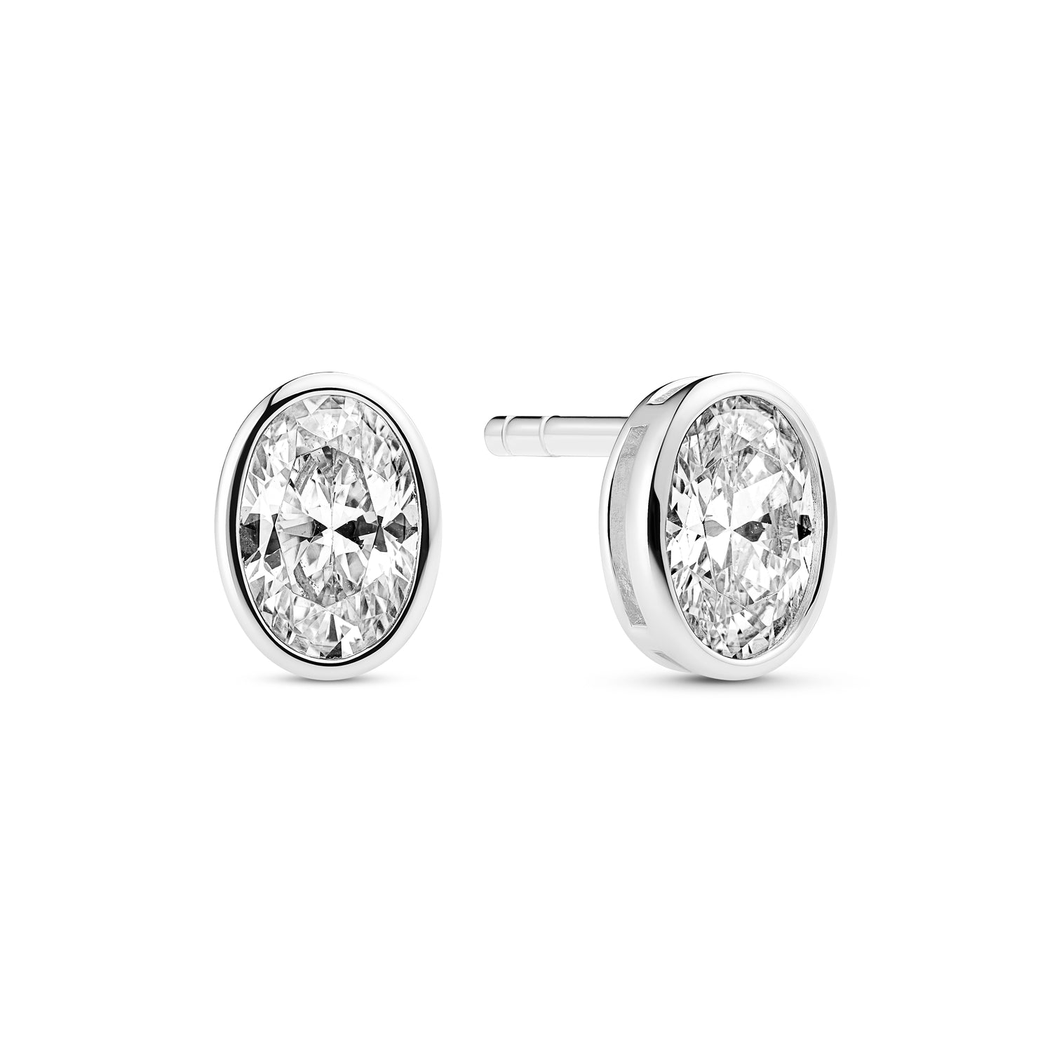 925 Sterling silver | White