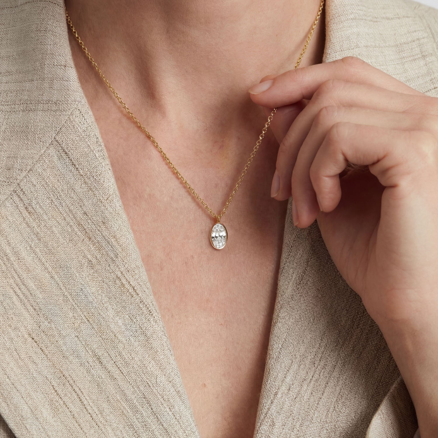 925 Sterling silver | White