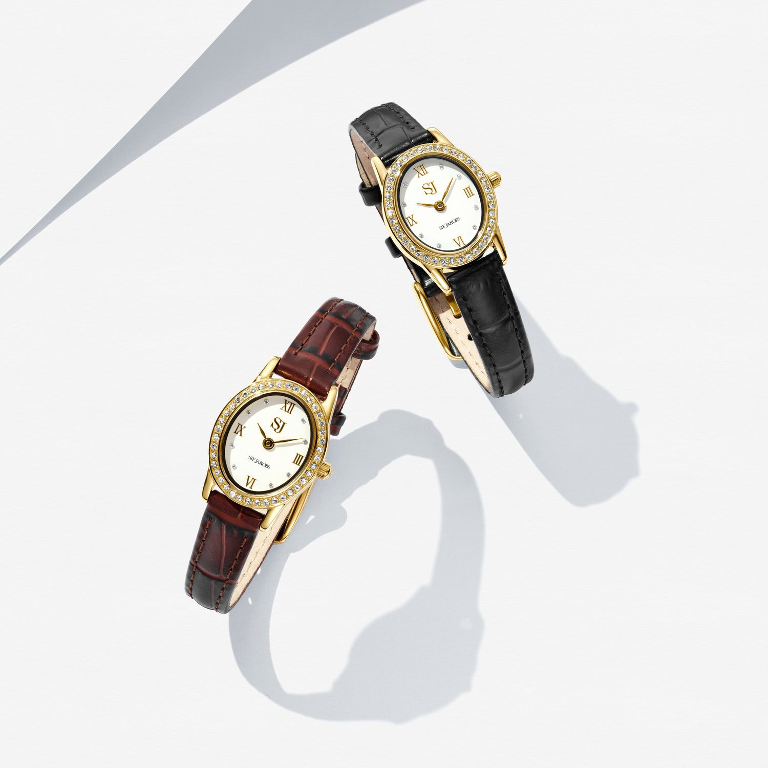 Stainless steel gold | Black leather strap
