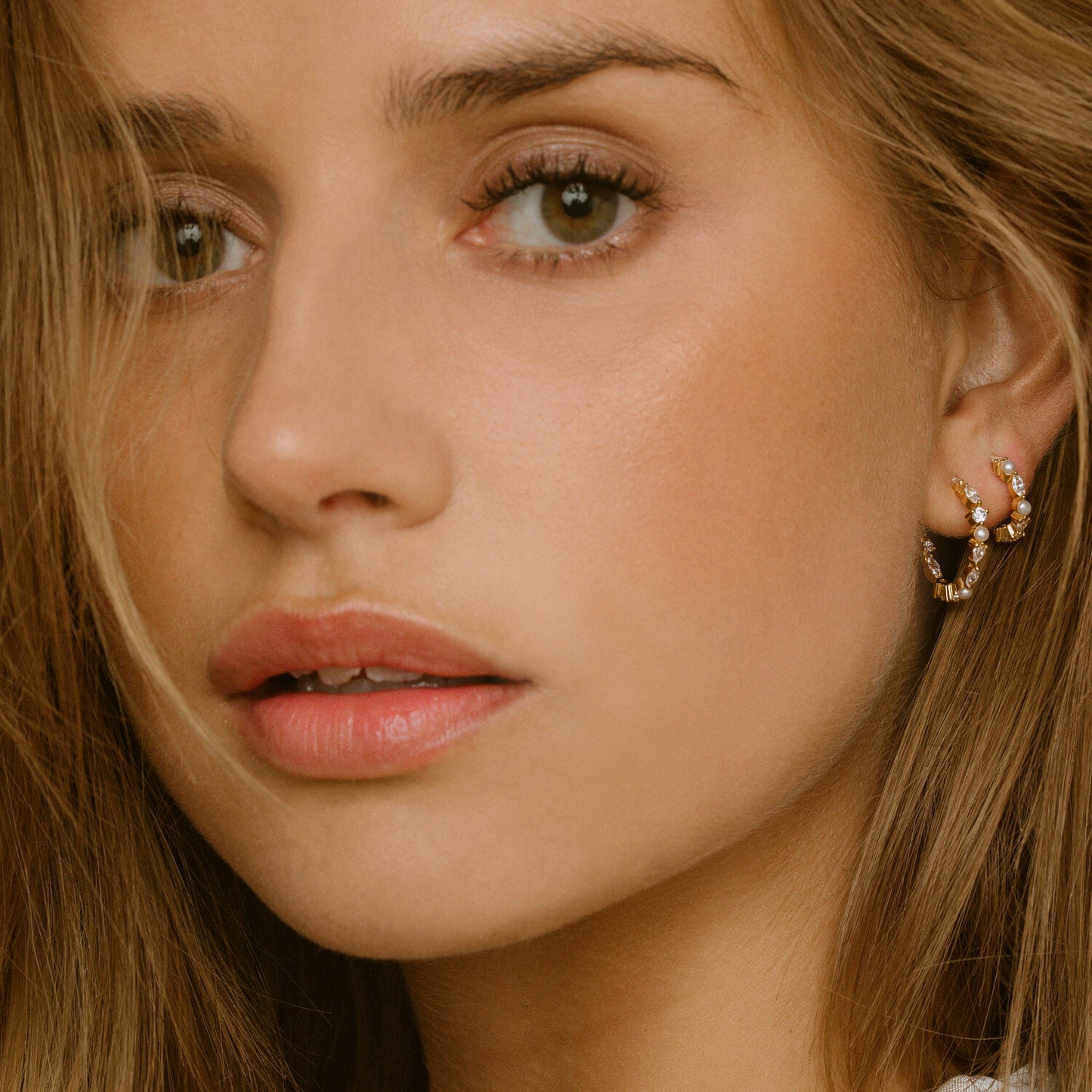 18K gold plated | White and Freshwater pearl