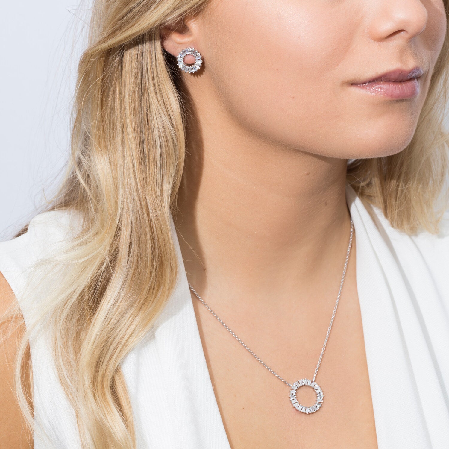 925 Sterling silver | White