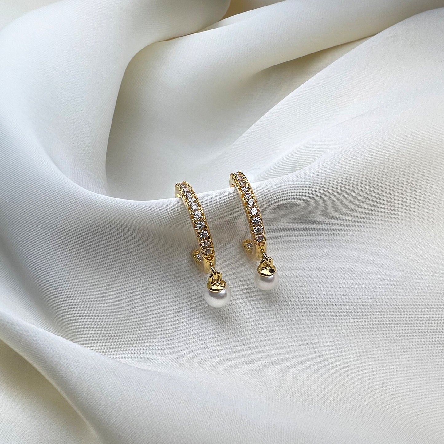18K gold plated | White and Freshwater pearl