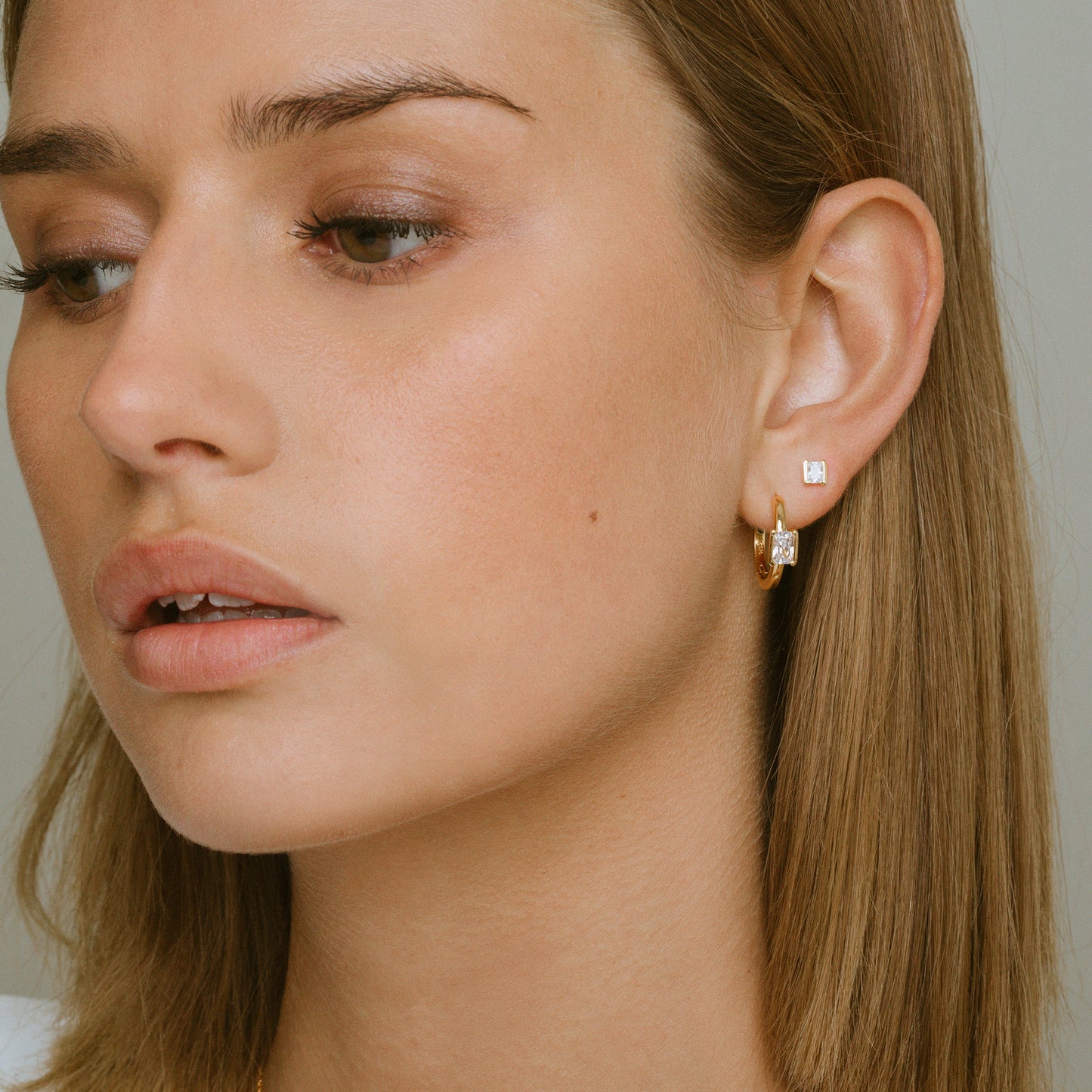 18K gold plated | White